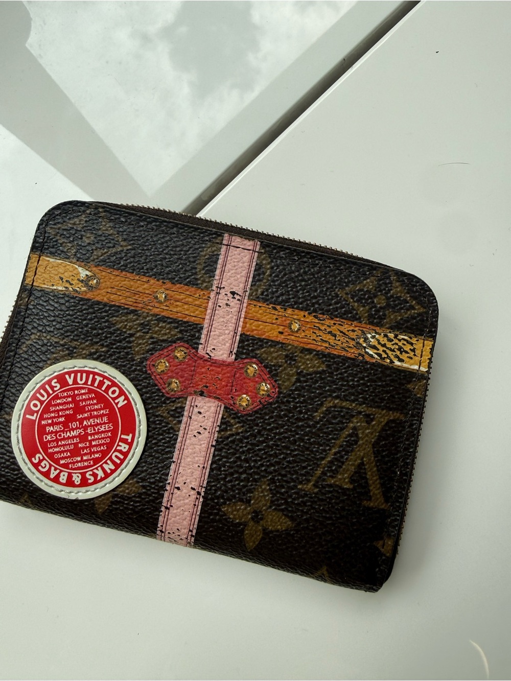 A steal for someone interested in painting or restoring a zippy coin purse! 💕 - Picture 9 of 12